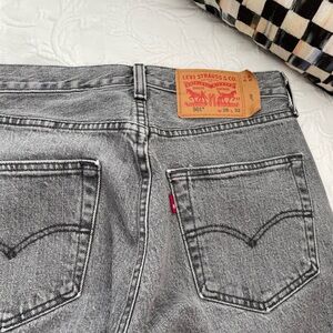 Levi's Straight Gray Washed Jeans with Signature Patch